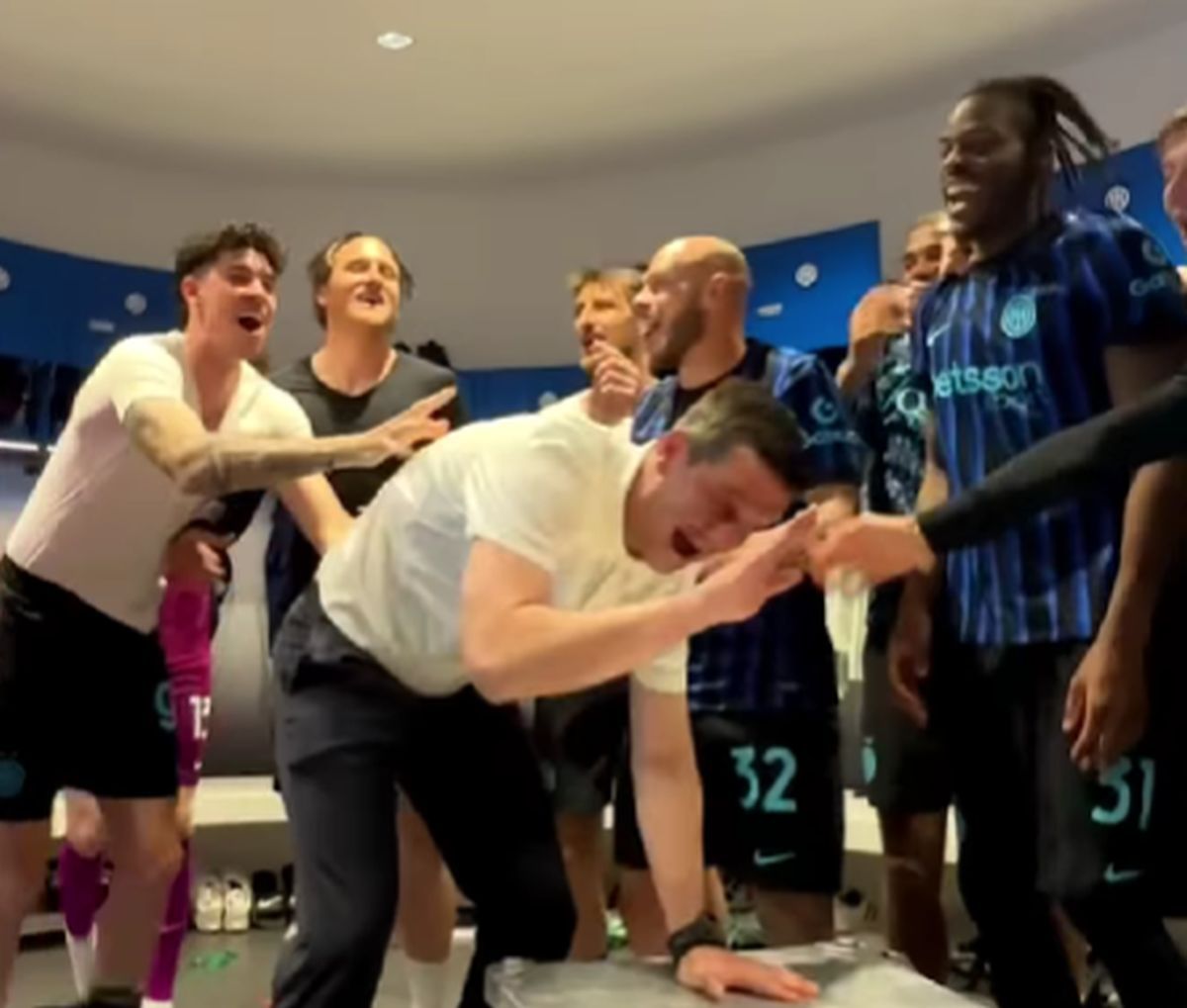 Imagini nebune din vestiarul lui Inter după titlu