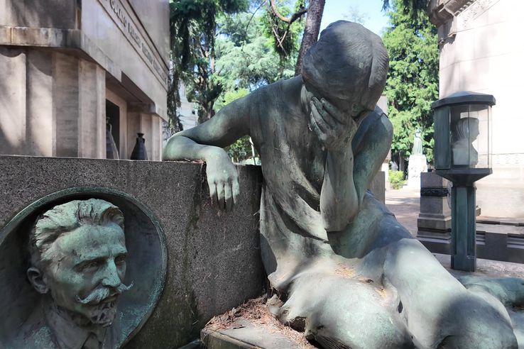 Morminte-monument în Cimitirul Monumentale din Milano. Foto: GSP