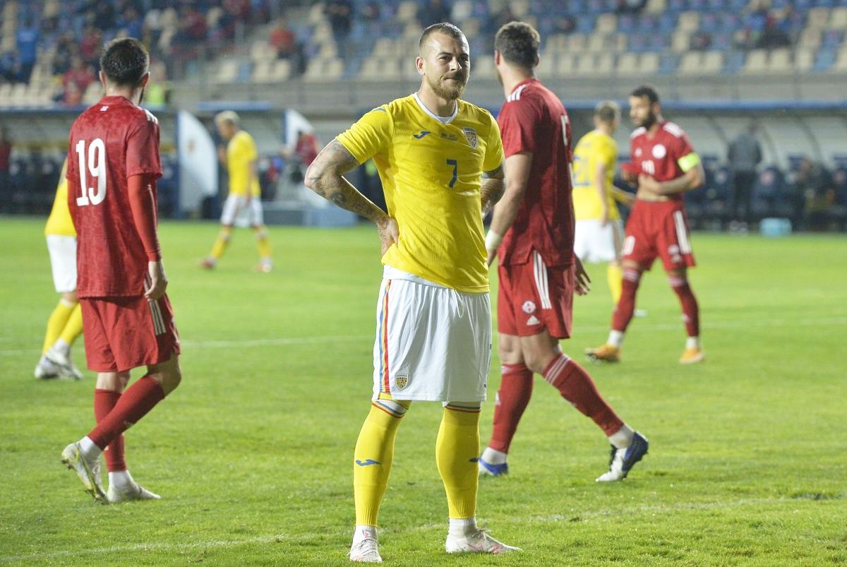 3 lucruri care nu s-au văzut la TV în România - Georgia: ce făceau rezervele lui Rădoi când adversarii trăgeau tare