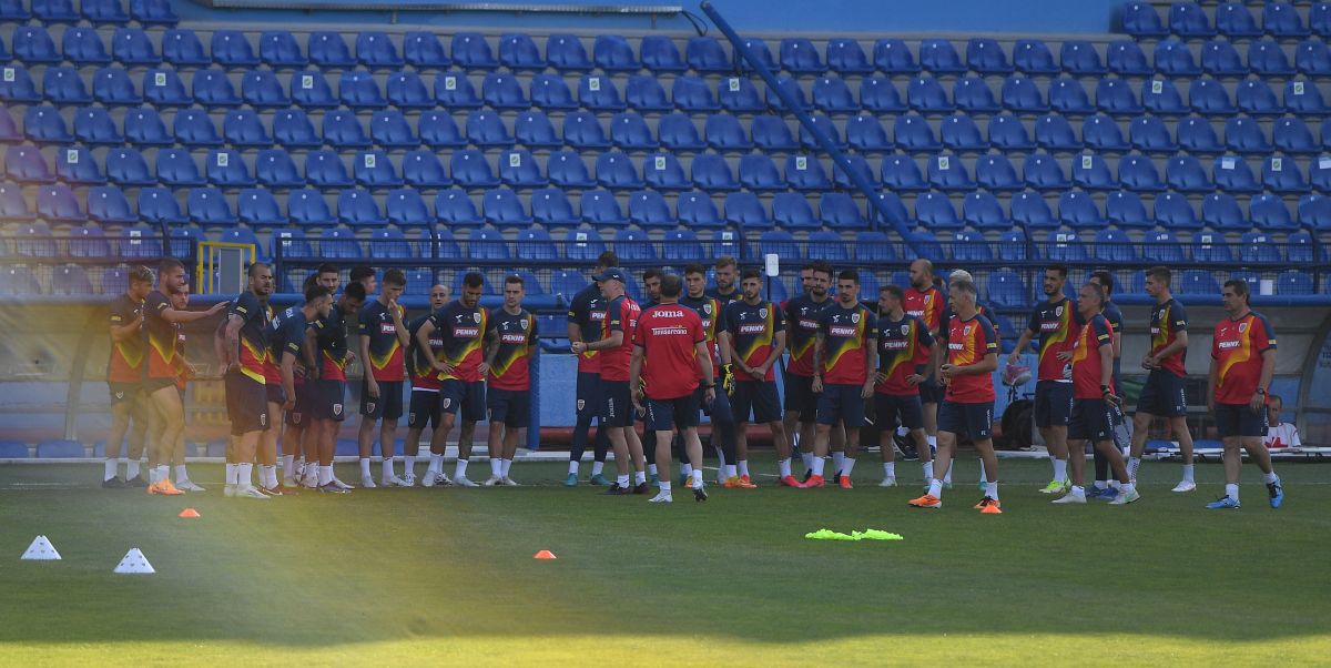 Antrenamentul lui Edi Iordănescu de la Podgorica, supravegheat de Răzvan Burleanu