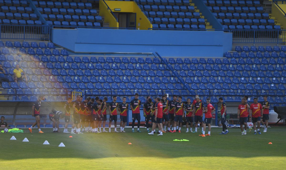 Antrenamentul lui Edi Iordănescu de la Podgorica, supravegheat de Răzvan Burleanu