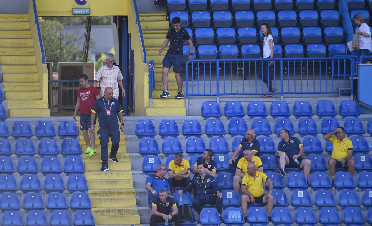 Antrenamentul lui Edi Iordănescu de la Podgorica, supravegheat de Răzvan Burleanu