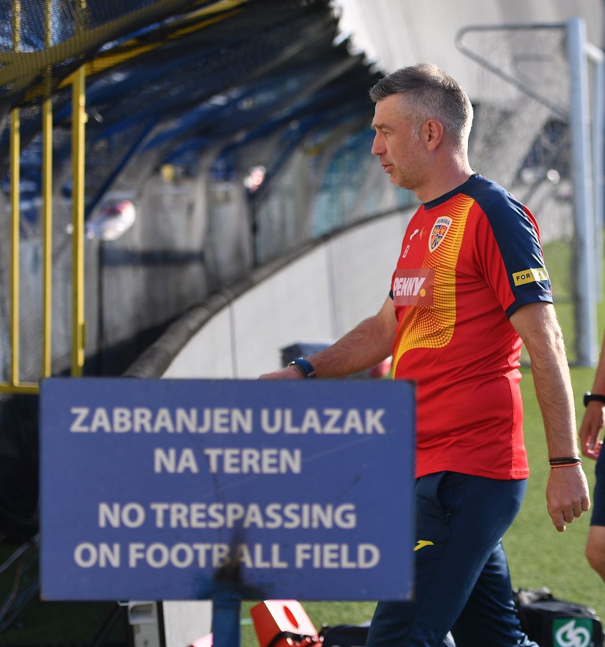 Antrenamentul lui Edi Iordănescu de la Podgorica, supravegheat de Răzvan Burleanu