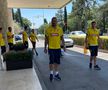 Jucătorii naționalei României s-au relaxat înainte de meciul cu Muntenegru » Moment amuzant în parc