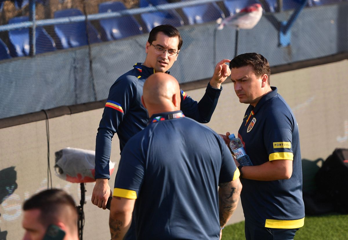 Antrenamentul lui Edi Iordănescu de la Podgorica, supravegheat de Răzvan Burleanu