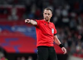 Andreas Ekberg arbitrează Muntenegru - România » Numele său se leagă de una dintre cele mai mari rușini din fotbalul românesc