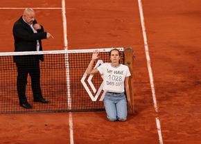 Casper Ruud - Marin Cilic, a doua semifinală de la Roland Garros » Meci întrerupt dintr-un motiv incredibil: o spectatoare s-a legat de fileu