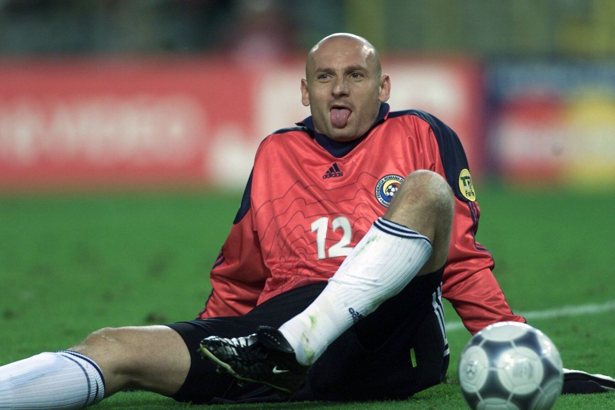 24 de ani de când Stelea le arăta degetele mijlocii spectatorilor, iar Hagi cerea statuie