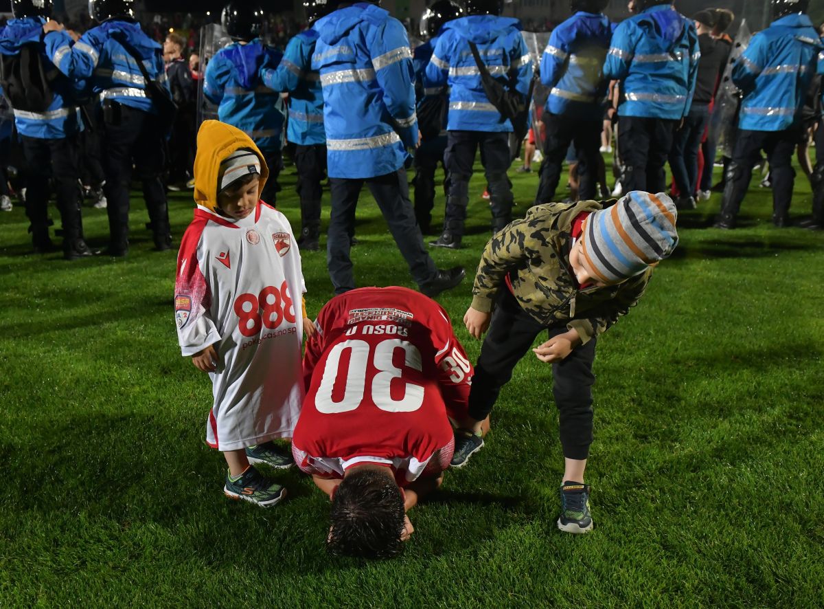 Dinamo, înapoi în Superliga! „Câinii” promovează după un baraj de infarct cu FC Argeș: 13 goluri în două meciuri