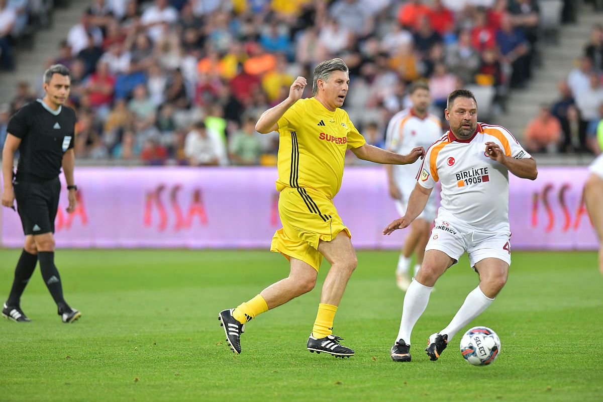 Cum arată astăzi jucătorii Generației de Aur care n-au fost văzuți în ultimii ani + 4 apariții spectaculoase la demonstrativul de la Cluj