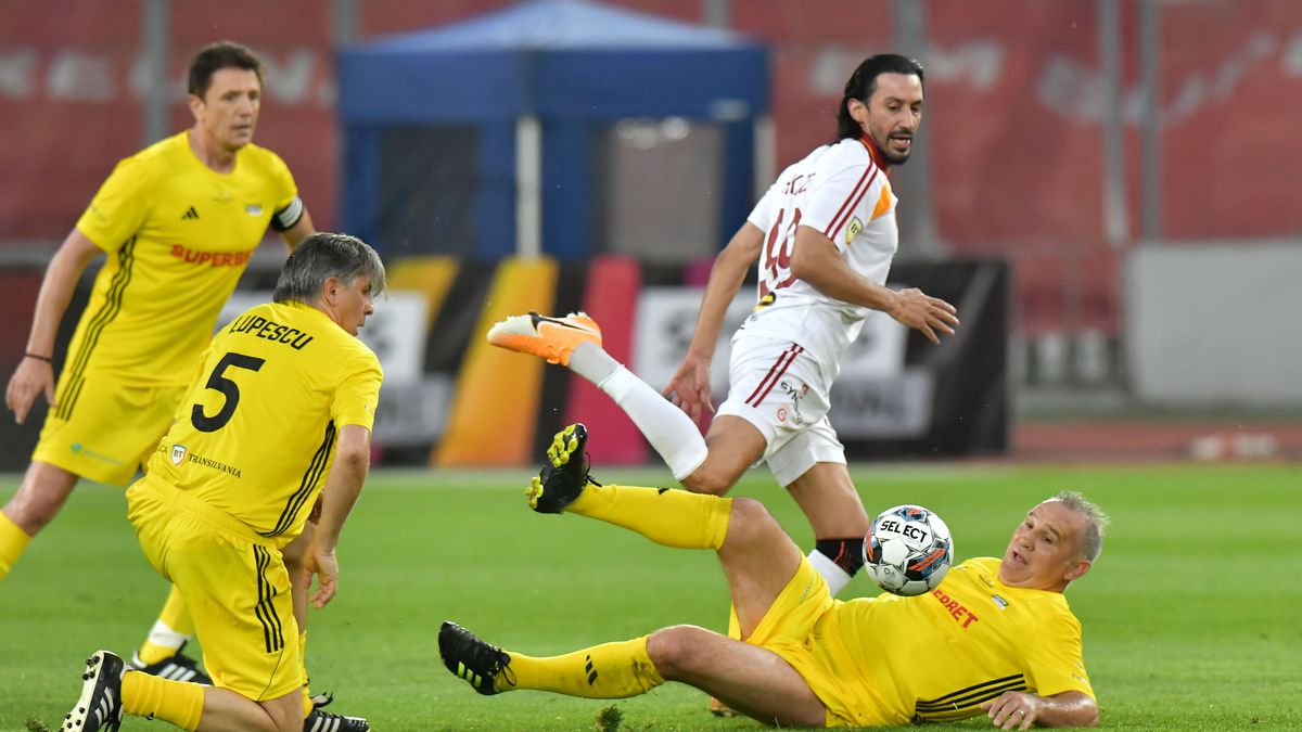 Cum arată astăzi jucătorii Generației de Aur care n-au fost văzuți în ultimii ani + 4 apariții spectaculoase la demonstrativul de la Cluj