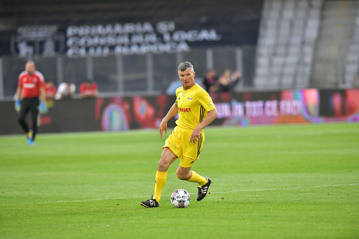 Cum arată astăzi jucătorii Generației de Aur care n-au fost văzuți în ultimii ani + 4 apariții spectaculoase la demonstrativul de la Cluj