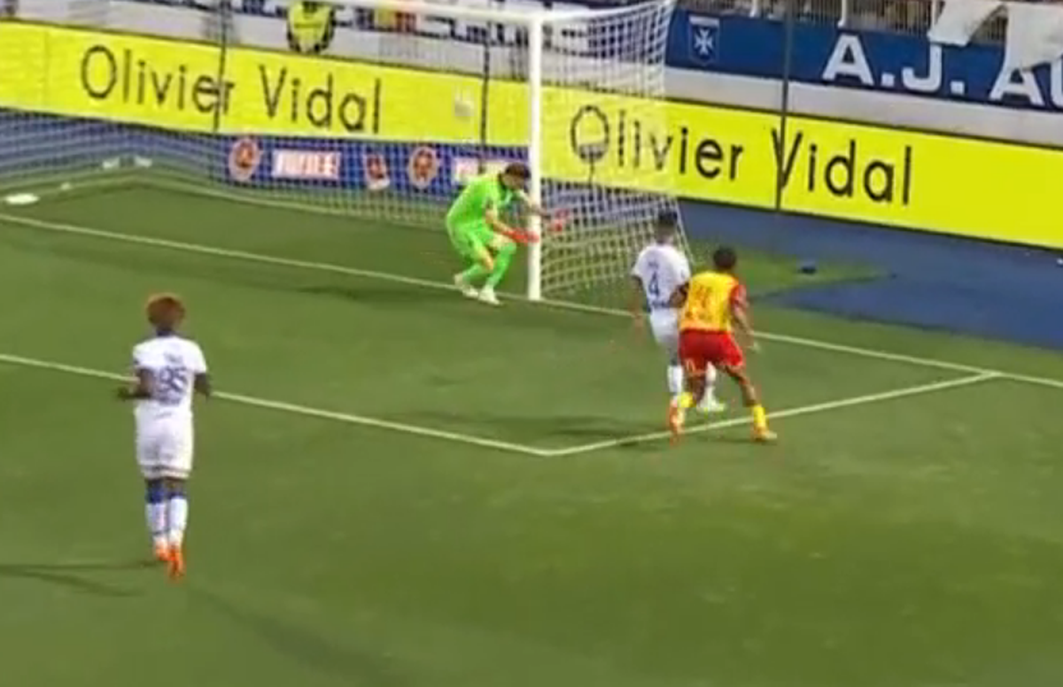 Ionuț Radu, gafe uriașe în Auxerre - Lyon