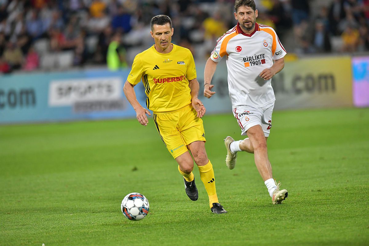 Cum arată astăzi jucătorii Generației de Aur care n-au fost văzuți în ultimii ani + 4 apariții spectaculoase la demonstrativul de la Cluj