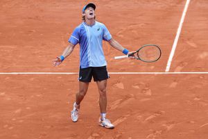 Surpriză mare la Roland Garros » L-a eliminat pe Daniil Medvedev, după gestul superb făcut pentru un fan