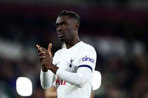 Coechipierul lui Radu Drăgușin a comis-o din nou! Îl dă Tottenham afară?!