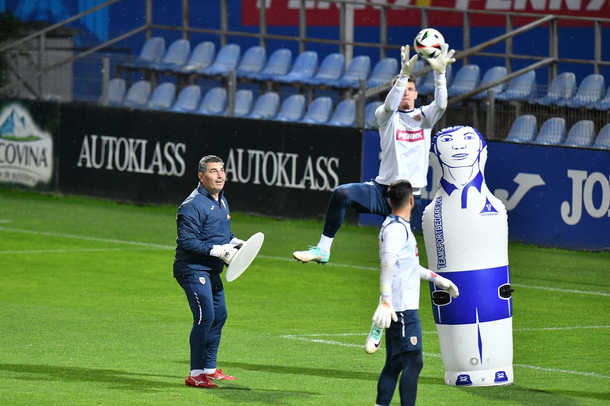 Doi „tricolori” au absentat de la antrenamentul României » Ce se întâmplă cu fotbaliștii care au fost decisivi în preliminarii