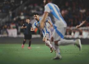adidas reunește vedetele fotbalului – Lionel Messi, Jude Bellingham & Florian Wirtz – într-o nouă campanie ce subliniază toate posibilitățile de succes ce apar atunci când presiunea negativă este depășită