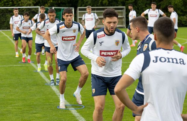 Toată lumea s-a oprit pentru a-l aplauda! Faza zilei în cantonamentul naționalei U21, Pancu e în transă + new-entry la antrenamentul de azi