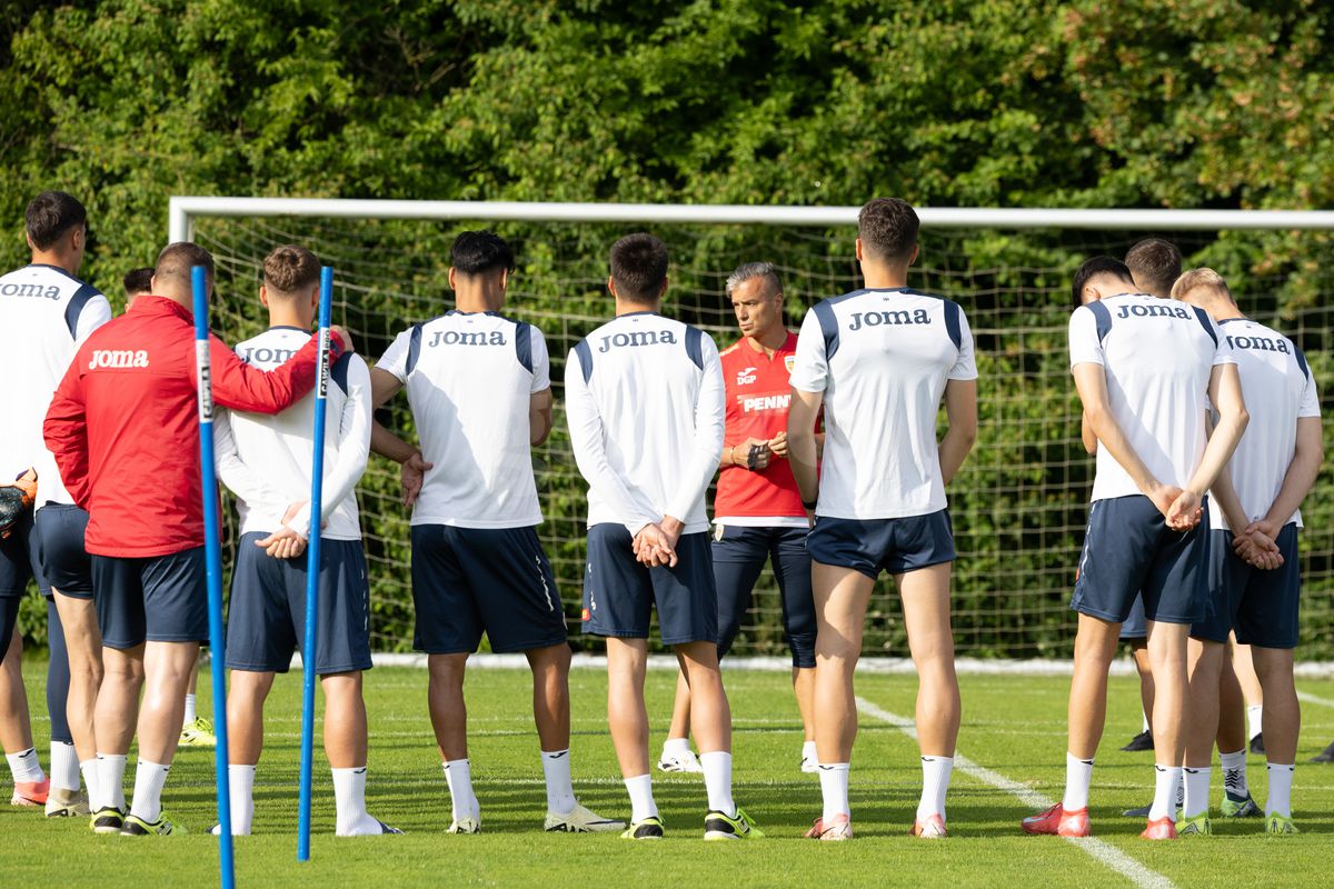 Toată lumea s-a oprit pentru a-l aplauda! Faza zilei în cantonamentul naționalei U21, Pancu e în transă + new-entry la antrenamentul de azi
