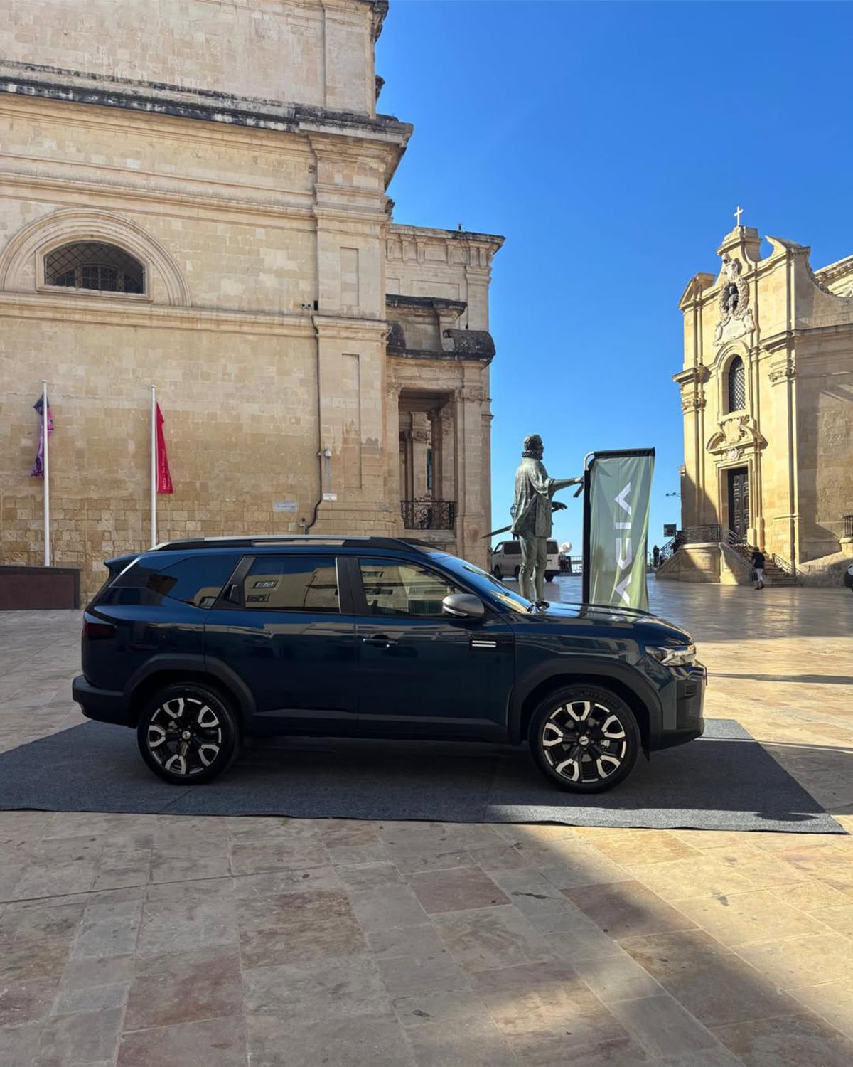 Robotizarea face victime: Dacia oferă prime de până la 40.000 de euro angajaților care doresc să se concedieze voluntar