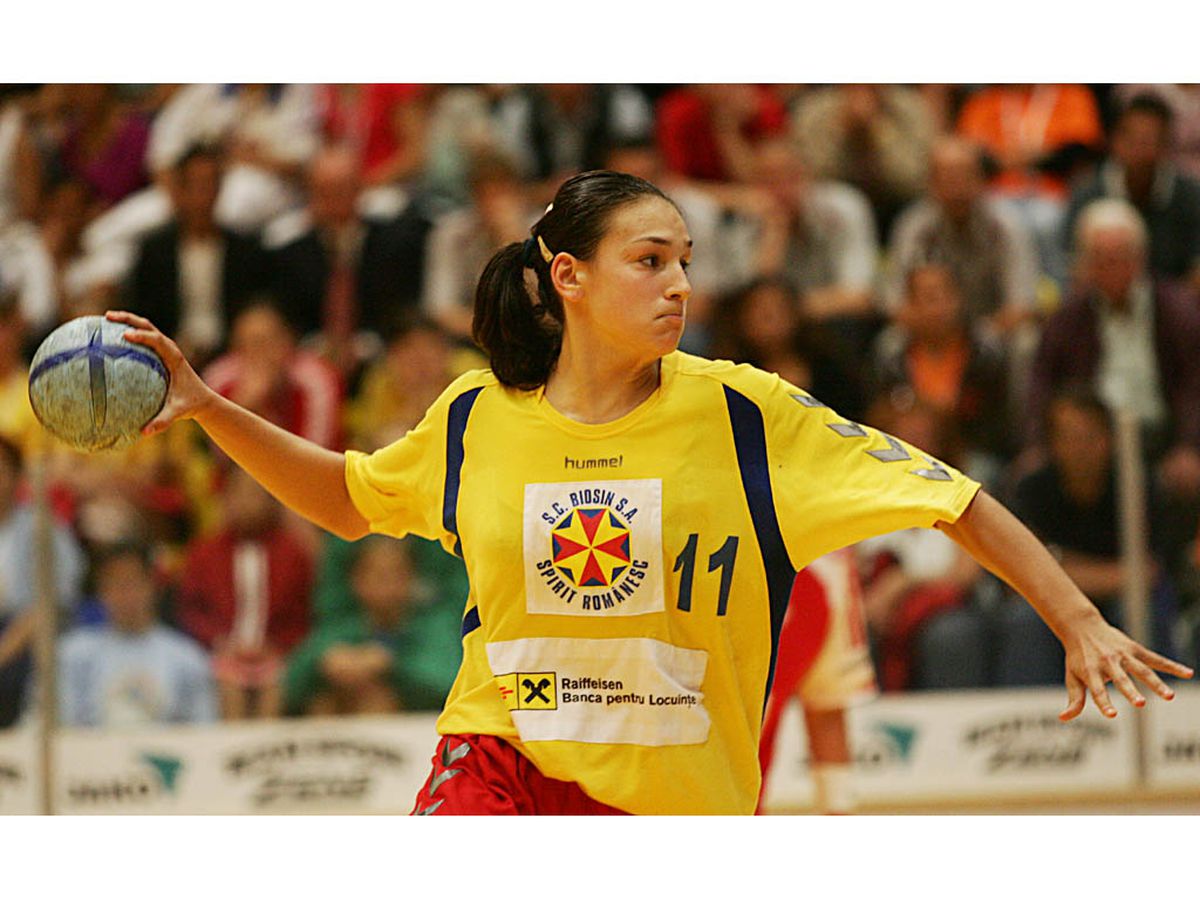 De la glorie la adio » Totul despre cariera Cristinei Neagu: debutul briliant la Mondialul din Franța, accidentările care i-au adus durere și revenirea acasă