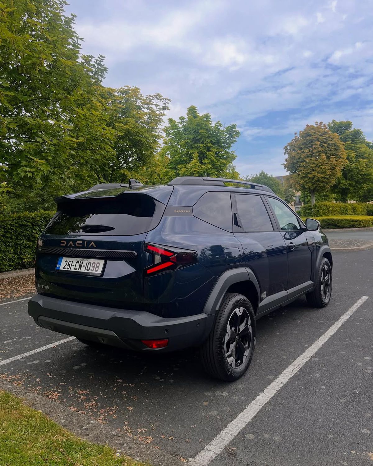 Englezii de la The Telegraph au făcut recenzia noului model Dacia: „Șuncă, ou și cartofi prăjiți”