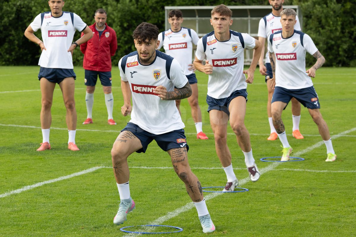 Toată lumea s-a oprit pentru a-l aplauda! Faza zilei în cantonamentul naționalei U21, Pancu e în transă + new-entry la antrenamentul de azi