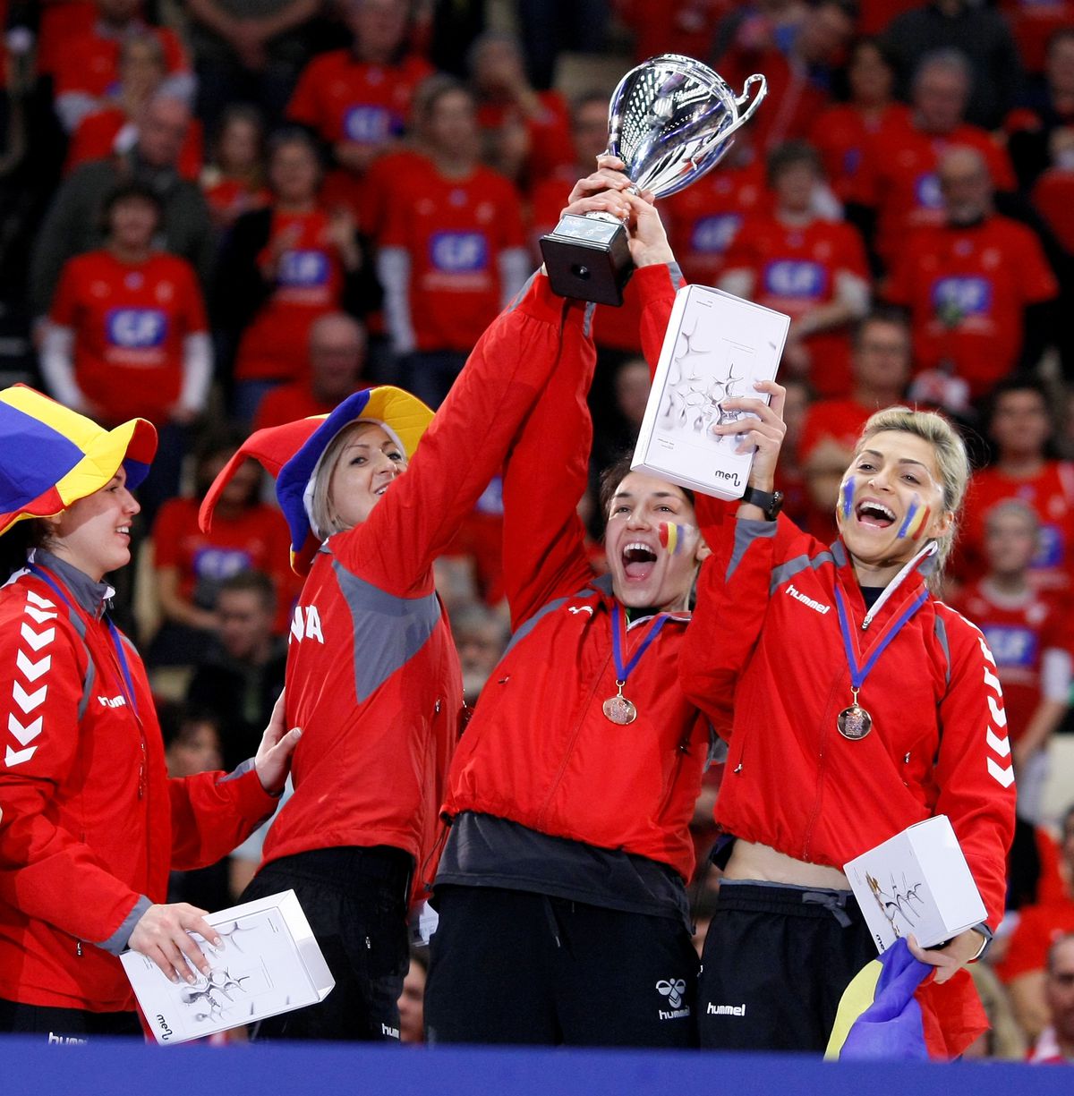 De la glorie la adio » Totul despre cariera Cristinei Neagu: debutul briliant la Mondialul din Franța, accidentările care i-au adus durere și revenirea acasă