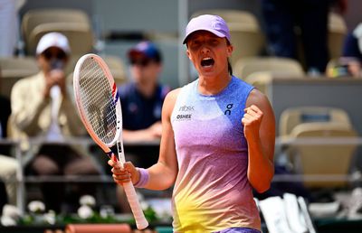 Duel de foc în semifinale la Roland Garros » Iga Swiatek este a doua semifinalistă la Paris