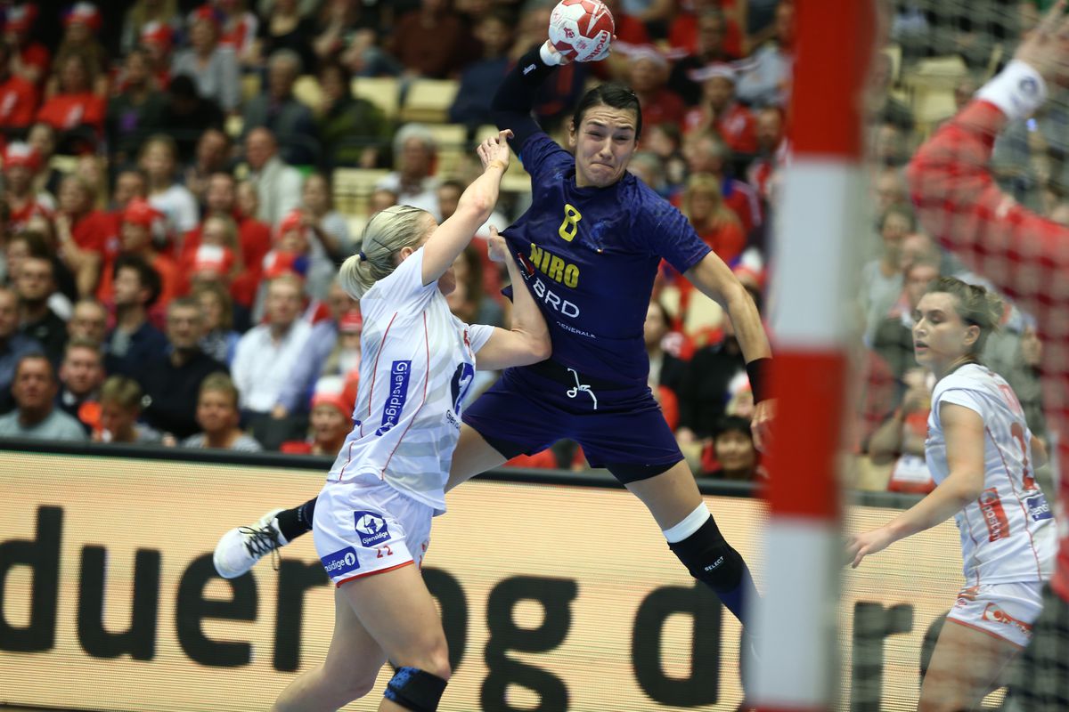 De la glorie la adio » Totul despre cariera Cristinei Neagu: debutul briliant la Mondialul din Franța, accidentările care i-au adus durere și revenirea acasă