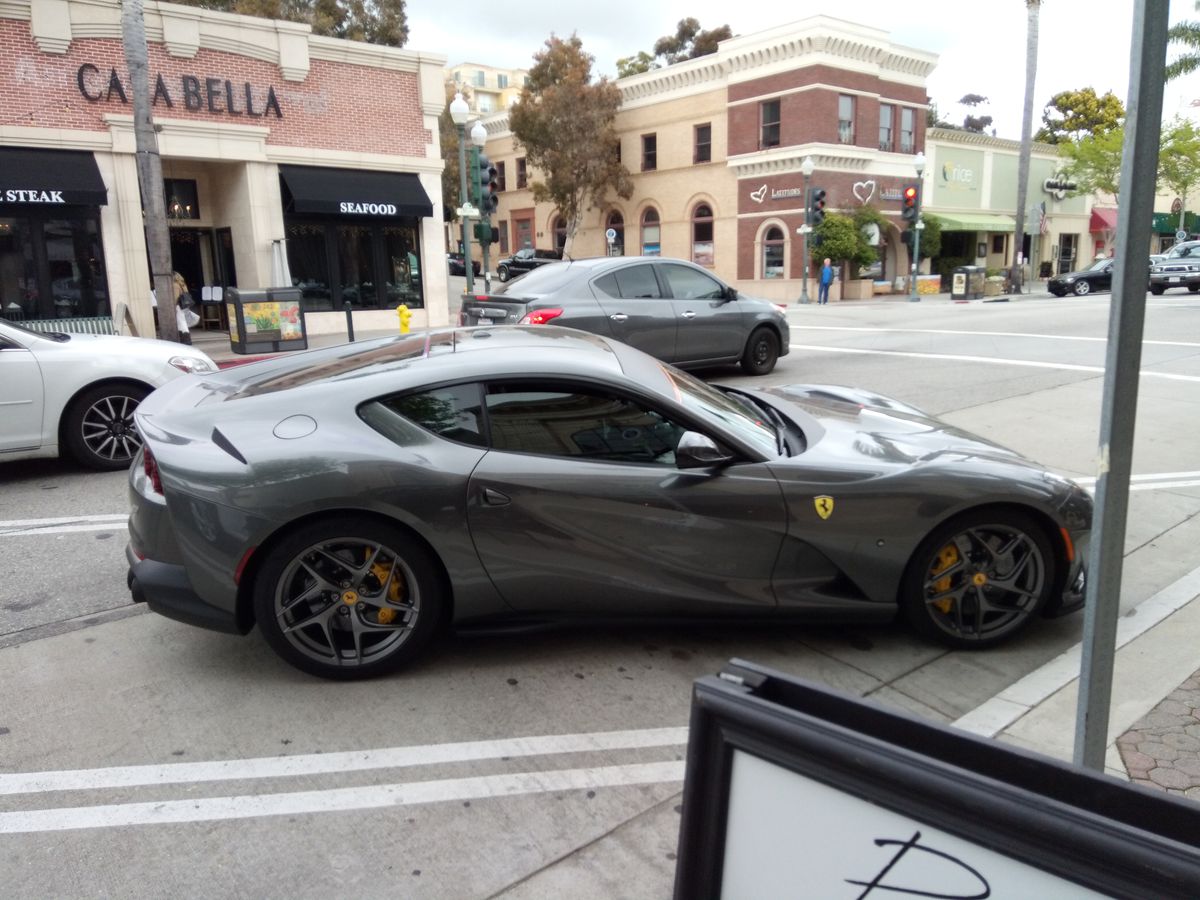 Ianis Stoica, achiziție de lux! Ademenit de arabi, fotbalistul și-a luat o „bestie” de 330.000 de euro