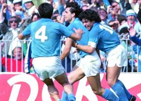 „S-a trezit, a luat toporul și a mers la mama, care spăla rufe la râu. A ucis-o”. Drama teribilă a unui fost coleg cu Diego Maradona
