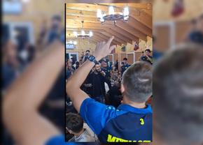 Noul antrenor al Farului, dedicații de la lăutari: „Eu de iau locul oricui / Iau locul Regelui”