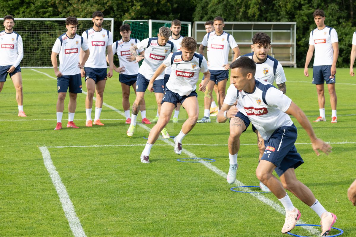 Toată lumea s-a oprit pentru a-l aplauda! Faza zilei în cantonamentul naționalei U21, Pancu e în transă + new-entry la antrenamentul de azi