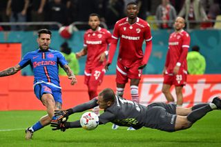 Reziliază cu Dinamo, deși mai avea un an de contract