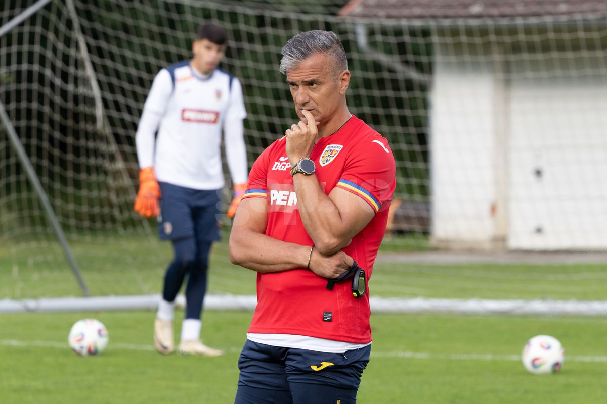 Toată lumea s-a oprit pentru a-l aplauda! Faza zilei în cantonamentul naționalei U21, Pancu e în transă + new-entry la antrenamentul de azi