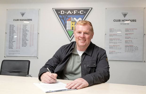 Neil Lennon a semnat: „Povestea continuă”