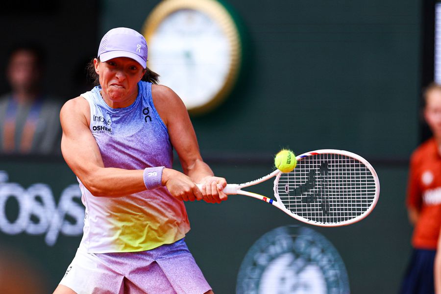 Duel de foc în semifinale la Roland Garros » Iga Swiatek este a doua semifinalistă la Paris