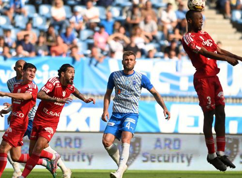 Jucătorul român a reziliat în străinătate și își negociază astăzi revenirea în Superliga