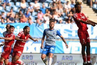 Jucătorul român a reziliat în străinătate și își negociază astăzi revenirea în Superliga