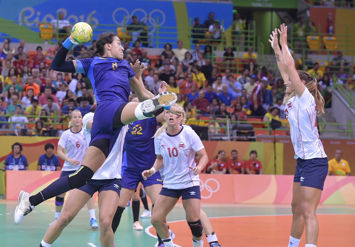 De la glorie la adio » Totul despre cariera Cristinei Neagu: debutul briliant la Mondialul din Franța, accidentările care i-au adus durere și revenirea acasă