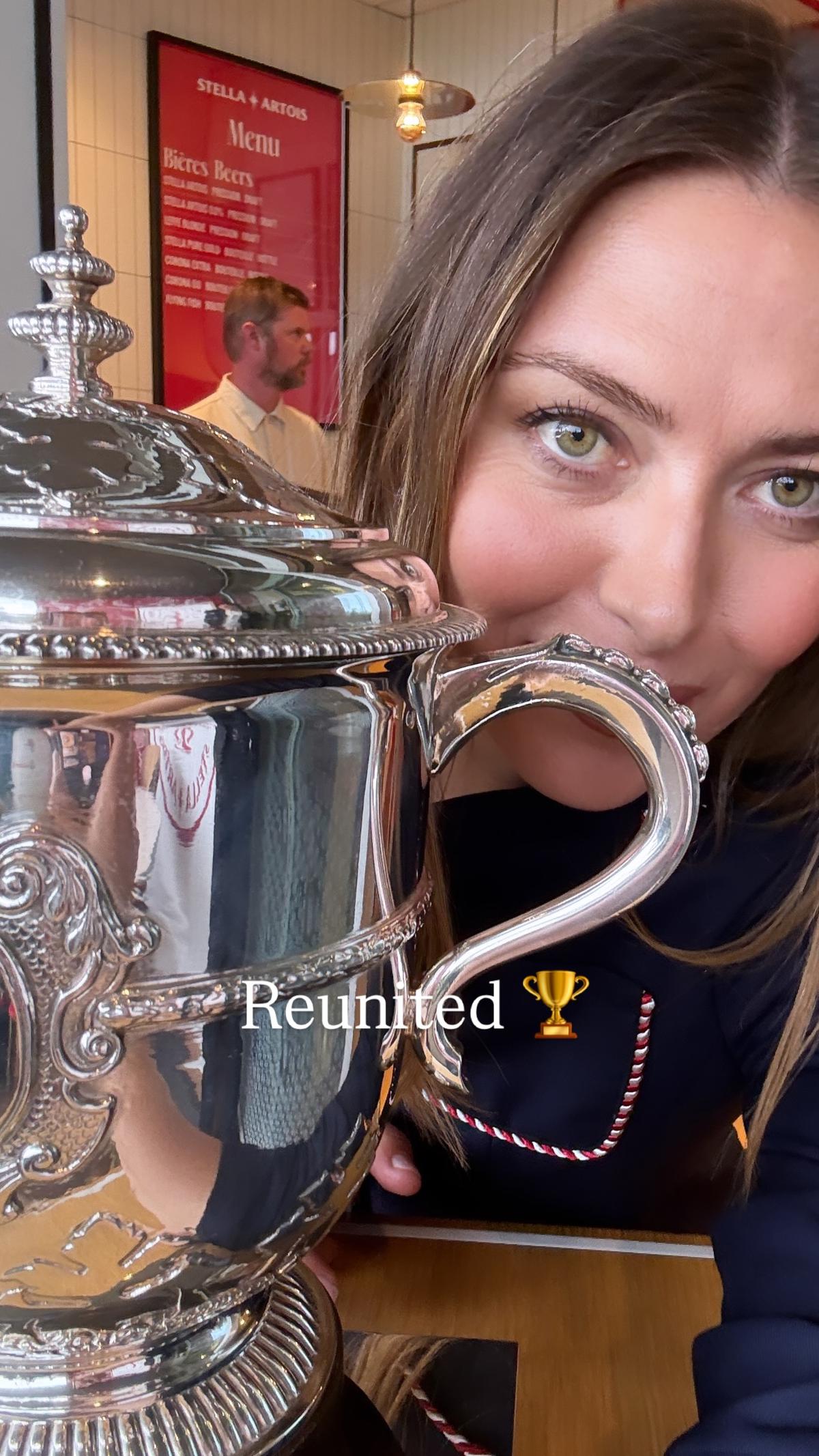 Maria Sharapova a apărut pe neașteptate la Roland Garros și a provocat un delir total: „Turneul e mai frumos când este ea aici”