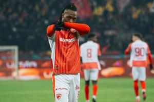 Mamoudou Karamoko nu se relaxează în vacanță. Ce face la Paris