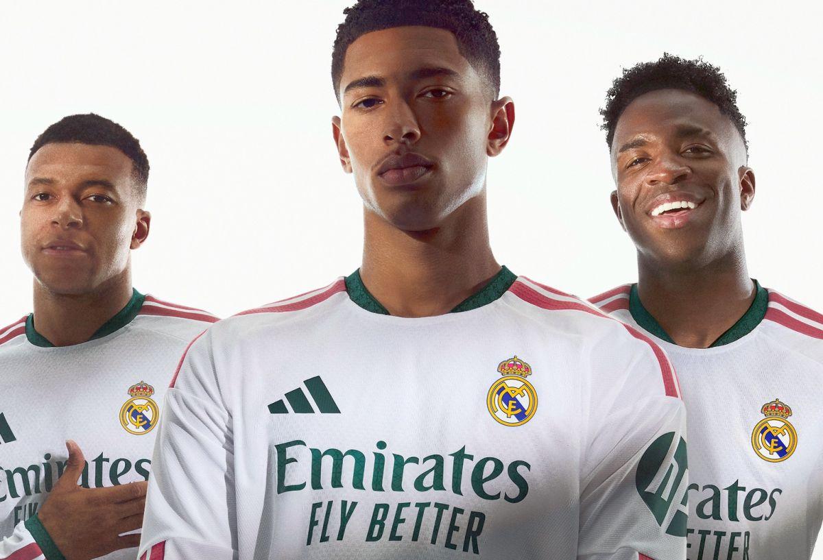 Real Madrid și-a prezentat noul echipament » Detaliul interesant de pe tricou
