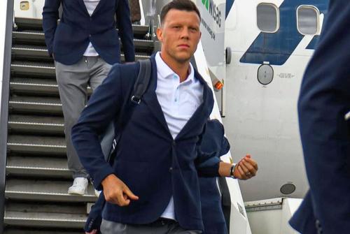 Adrian Rus continuă în alb-albatru!