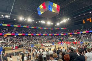 U-BT Cluj-Napoca – CSM Oradea, finală cu trofeul pe masă » Start de meci în BTarena: sala e aproape plină