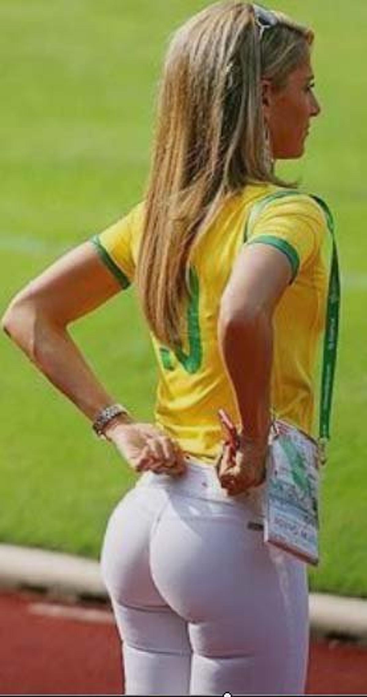 Ines Sainz, celebra reportera mexicană, care a făcut multe interviuri cu staruri ale sportului mondial