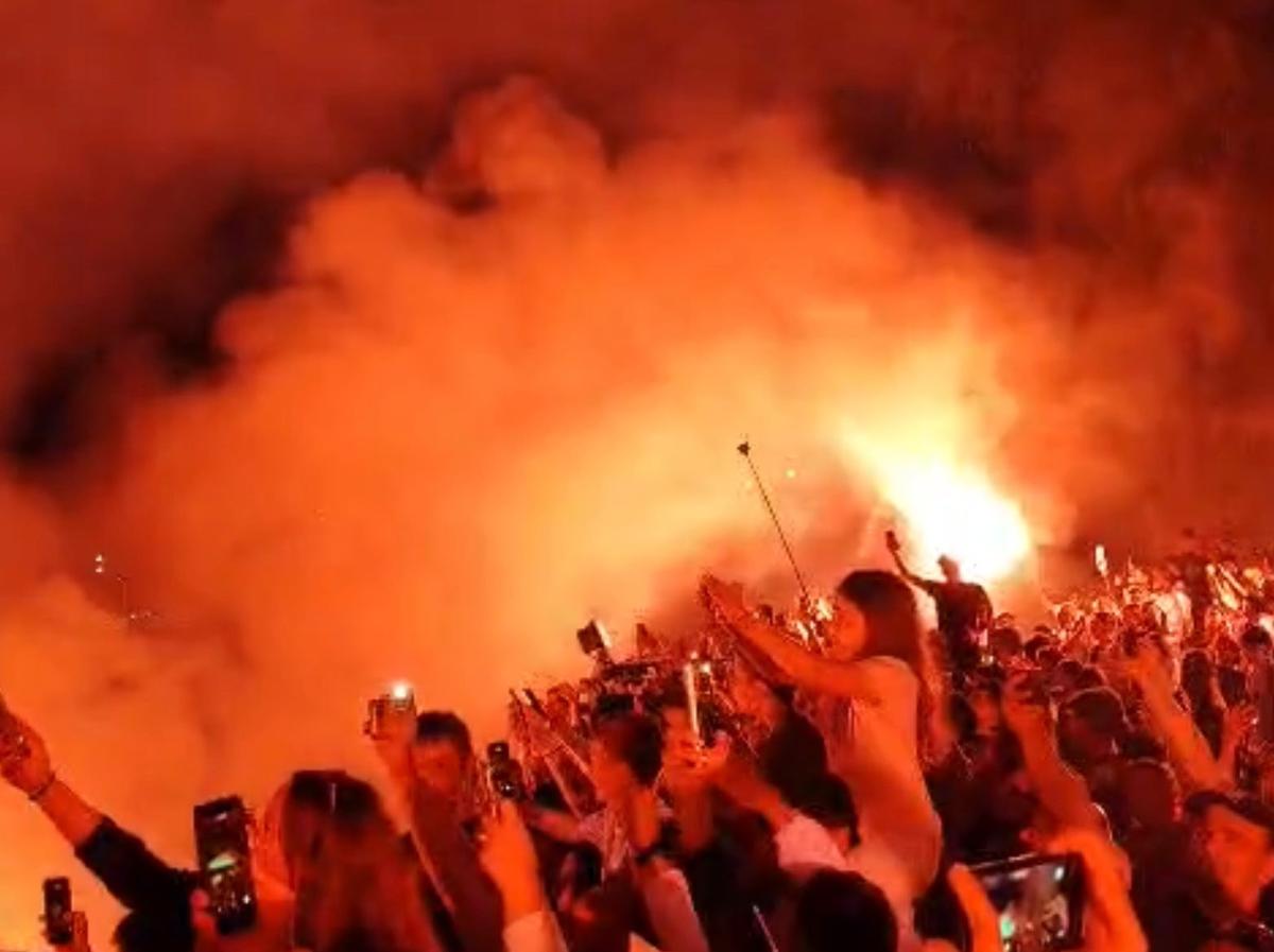 Jucătorii de la U-BT Cluj Napoca au sărbătorit al șaselea titlu cu „tradiționala” baie în Someș