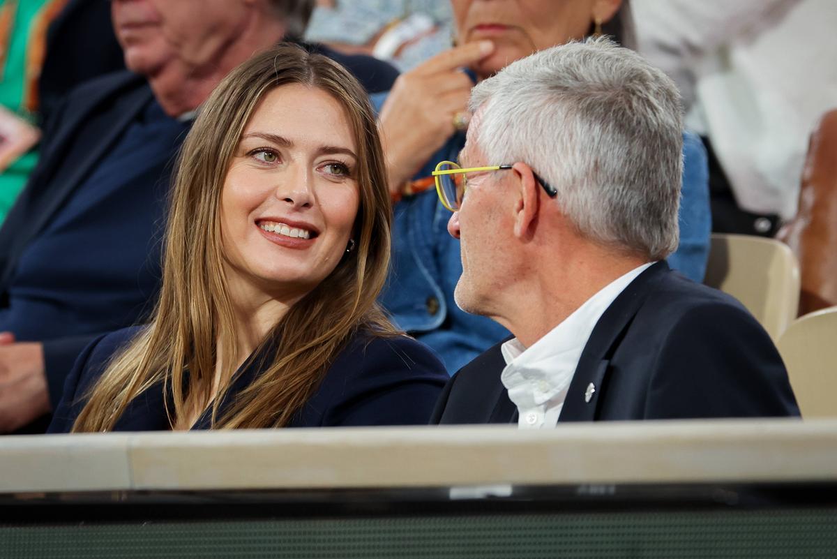 Maria Sharapova a apărut pe neașteptate la Roland Garros și a provocat un delir total: „Turneul e mai frumos când este ea aici”